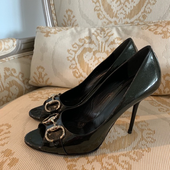 Gunmetal Black Patent Leather Gucci’s - Picture 1 of 4
